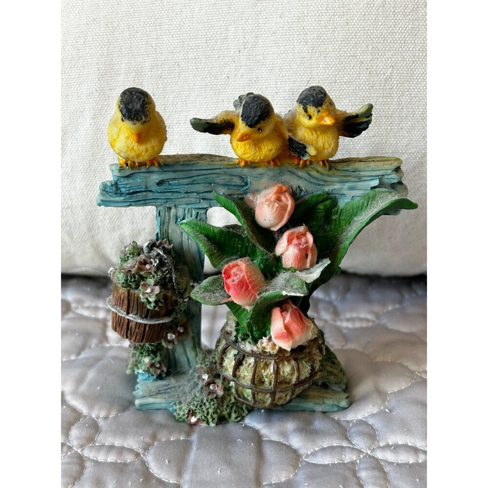 Vintage Garden Theme Figurine by K’S Collection features yellow birds and tulip